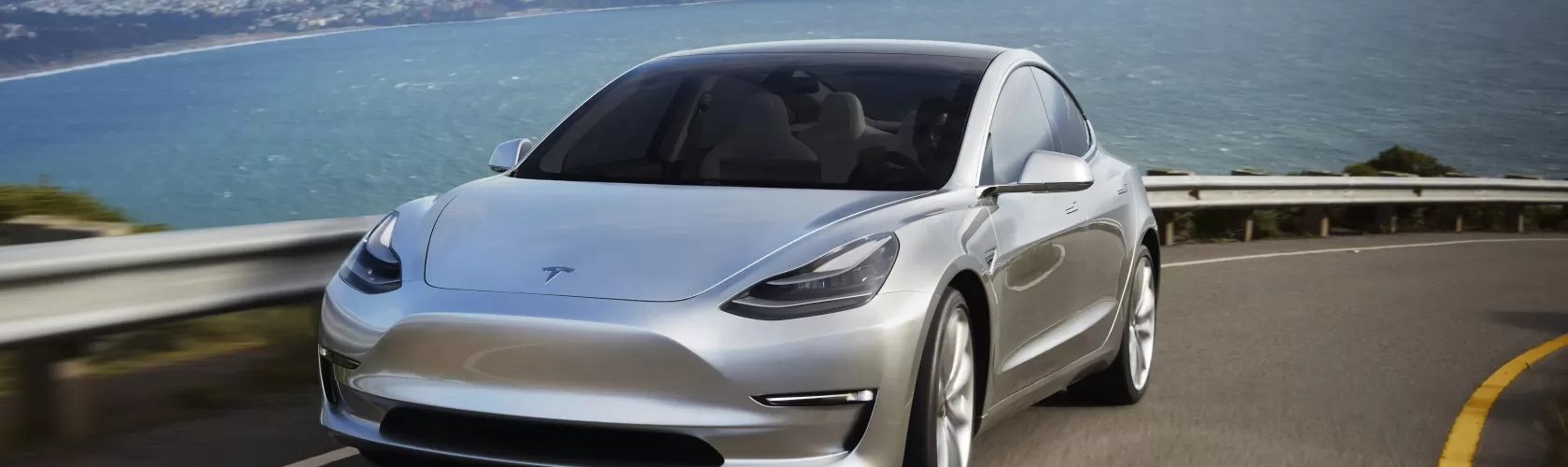 брак в электромобилях Tesla