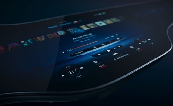 Автомобильный экран Mercedes-Benz