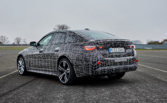 Тесты электрического седана BMW i4 близятся к завершению