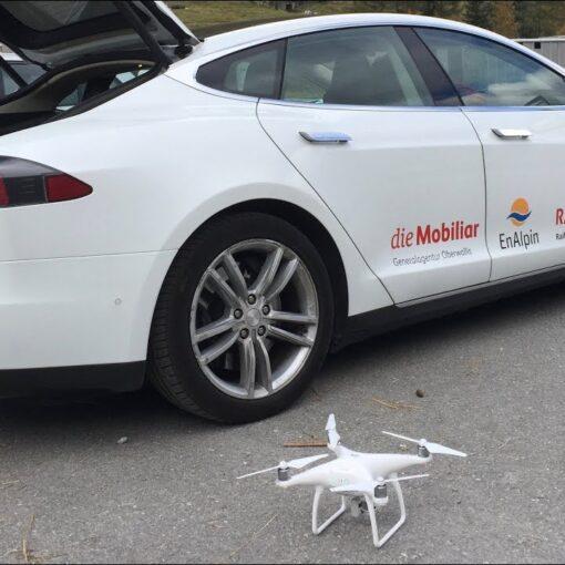 Tesla взломали с помощью дрона