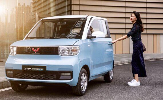 самый дешёвый электромобиль Wuling Hong Guang Mini EV