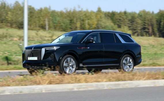 Тест-драйв кроссовера HONGQI E-HS9
