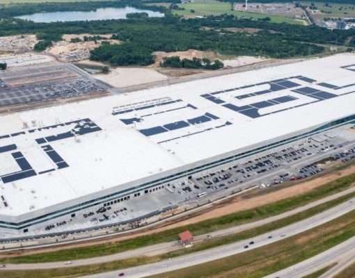 Tesla планирует увеличить объемы производства аккумуляторных батарей